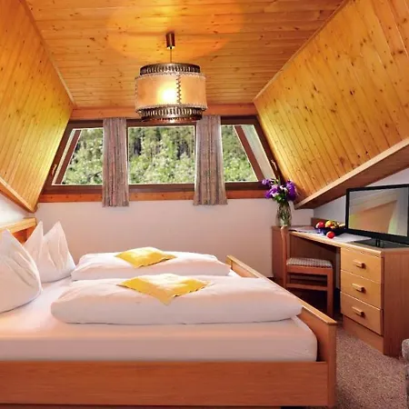 Floetscherhof 3*